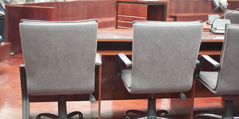 seats-in-a-courtroom